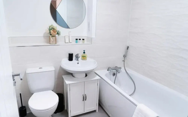 Host Stay Hewitt Close