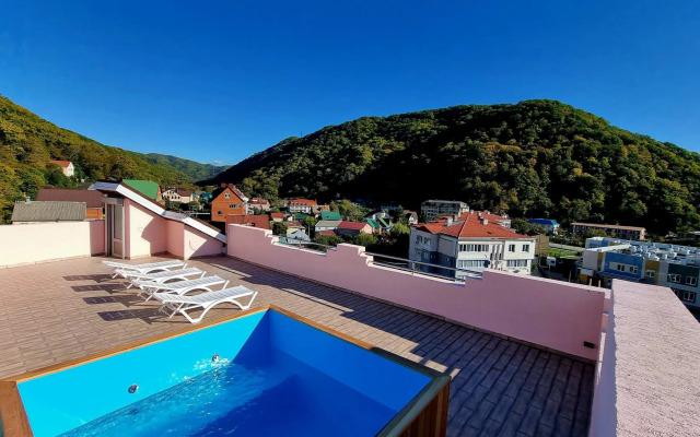 Townhouse with panoramic roof