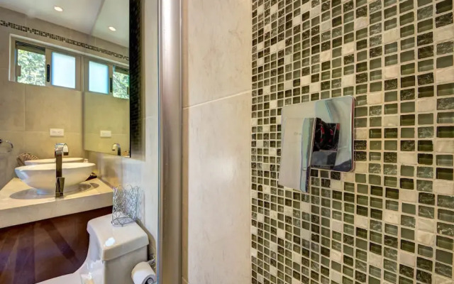 Peggy 2 BDRM apt sleeps 4 balcony