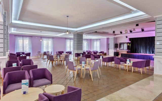 Barcelo Isla Canela Hotel