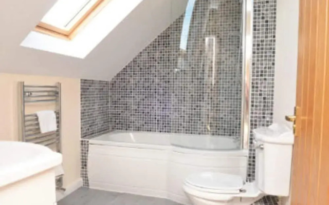 Cotswolds Valleys Accommodation-Stony Hs