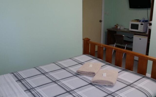 Warners Bay Hotel