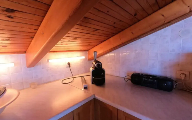 Loft apartment 20m from sea