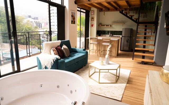 Royal Living Poblado
