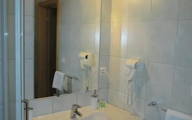 Hotel Na Statku Mirošov