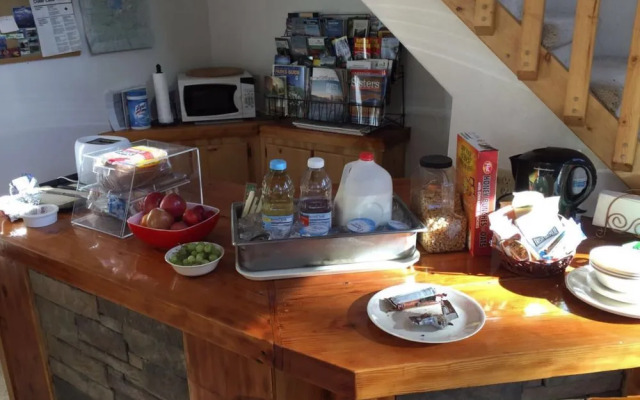 Crater Lake Inn & Retreat