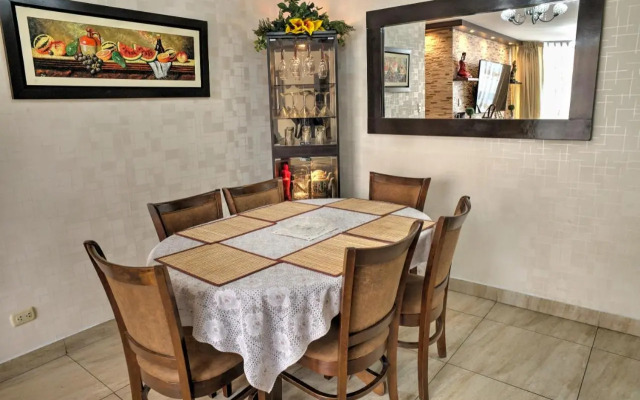 Dpto entero, 2do piso, ascensor, jacuzzi y cochera