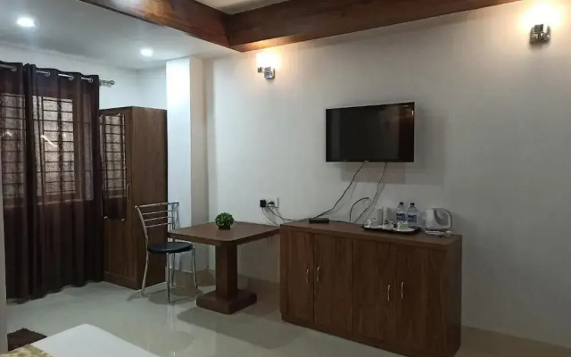 Hotel TLB Palace