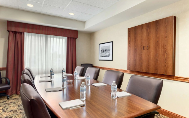 Country Inn & Suites by Radisson, Buffalo South I-90, NY