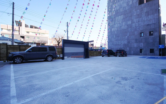 Yeongcheon CL Hotel