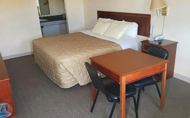 Traveler's Choice Motel