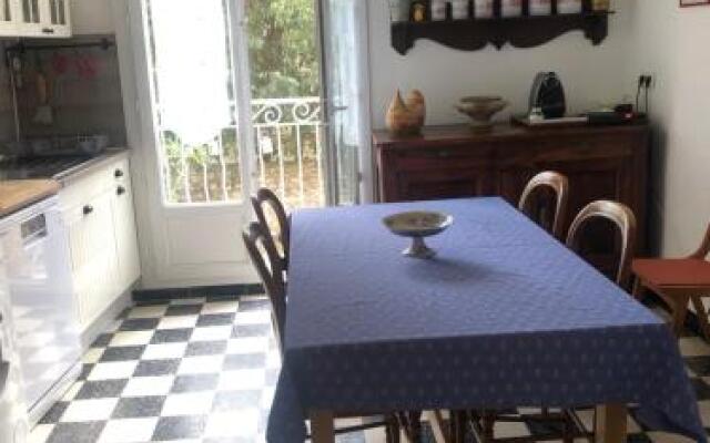 Aniane Maison Renovee avec Jardin et Boulodrome