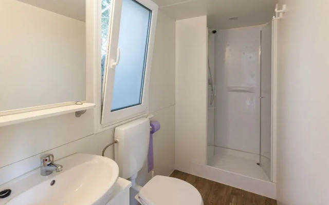 Snug Mobile Home in Januv Dul Bohemian With Pool