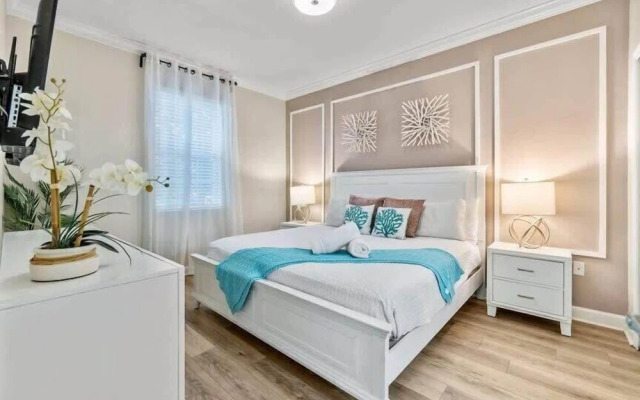 Coastal Paradise 8BR Disney Villa