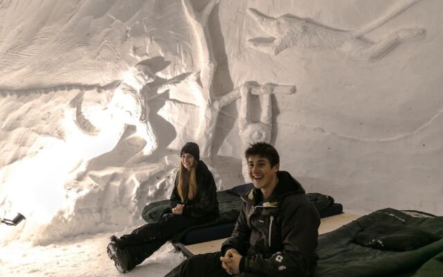Blacksheep Village Igloo Chamrousse