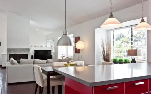 Brooks Suites