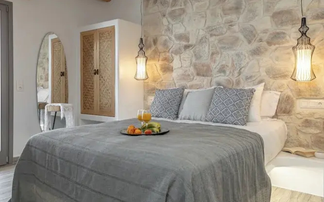 Naxos Contelibro