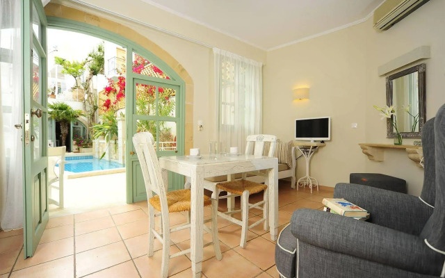 Mythos Suites Boutique Hotel
