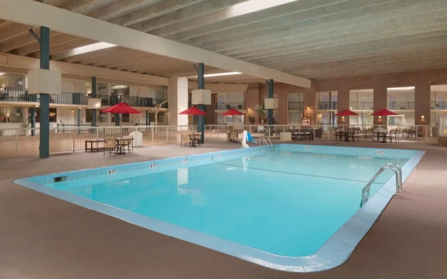 Ramada by Wyndham Uniontown