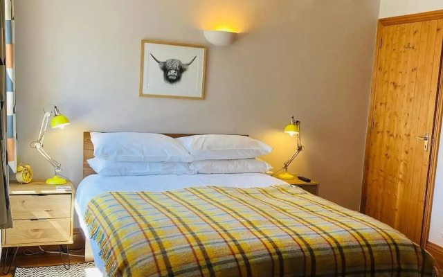 Riverside B & B