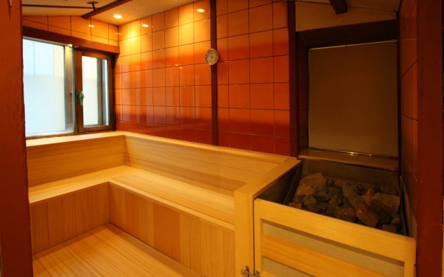 Capsule inn Osaka - Caters to Men