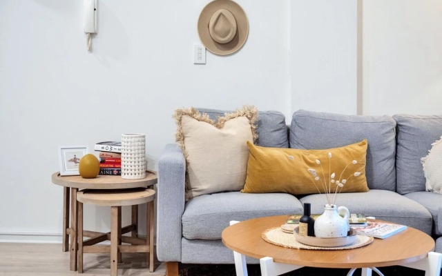 Awesome Cool Beachy 2BR CBD Gem Wifi