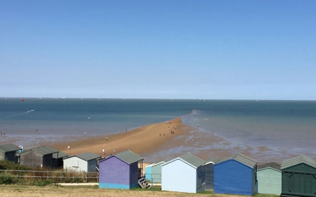 The Seaview Snug