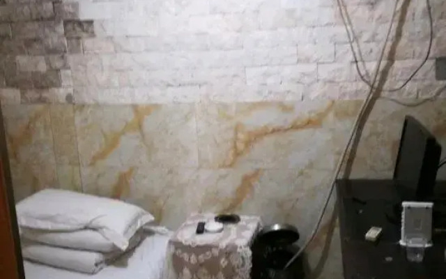 Huali Hostel