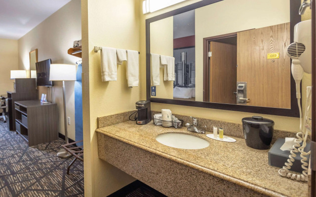 Super 8 by Wyndham Big Rapids