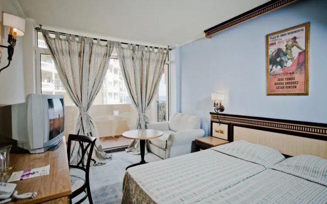 Atrium Hotel