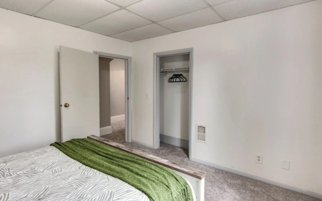 Family-friendly Altoona Abode w/ Spacious Patio!