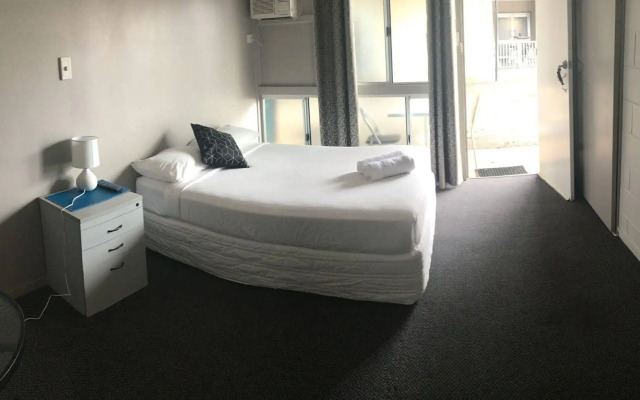 Oonoonba Hotel Motel