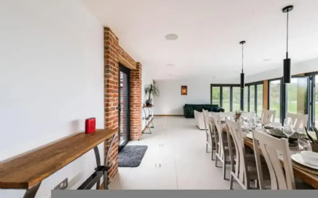 Host Stay Willow Barn