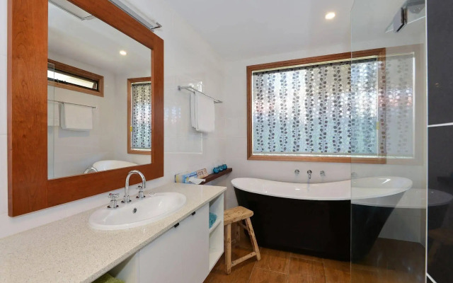 Trafalgar Premium Vintage Suites