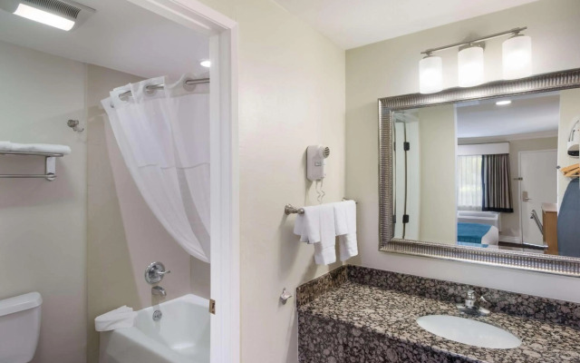 BLVD Hotel and Studios Universal-Hollywood, an Ascend Collection Hotel