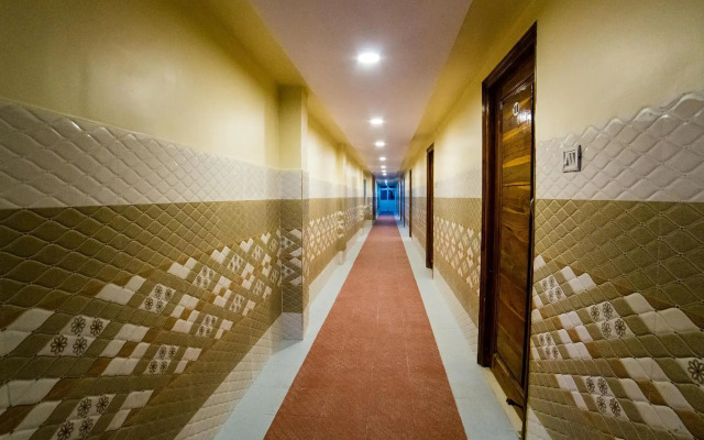 OYO 12973 Hotel Crystal