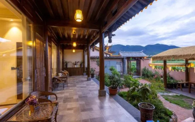 Fengyin Xuan · Mountain Retreat | WindChant · Hill · Nest Country Homestay – Outside – Dali