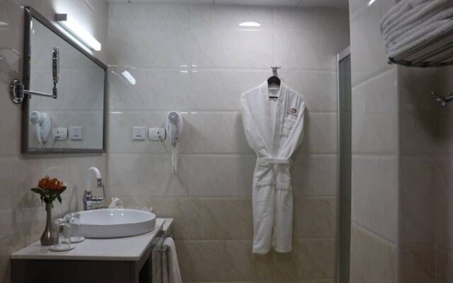 Desalegn Hotels And Resort