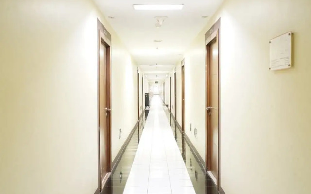 OYO 94159 Gateway Cicadas Apartment By Chery Properti