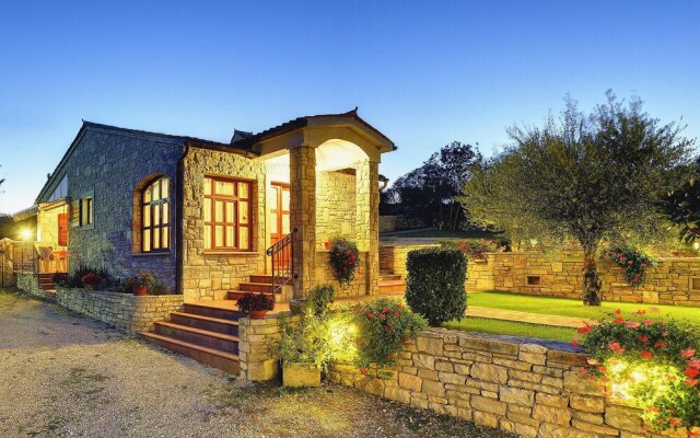 Awesome Home in Rakalj With 2 Bedrooms and Wifi