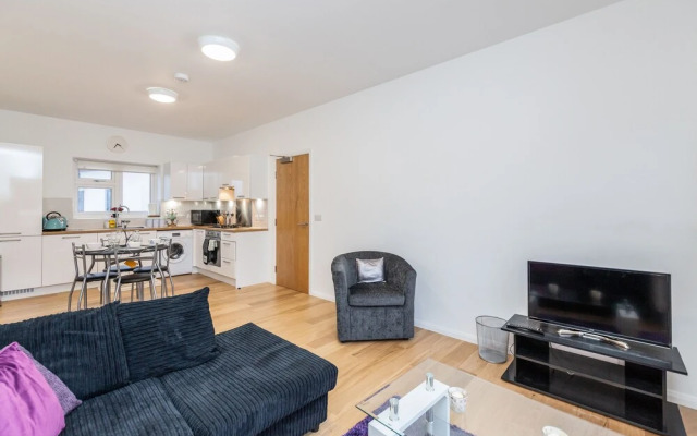 2BR Apt-sleeps 5-accessible-central Dartford