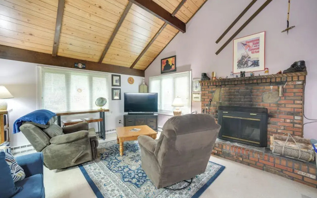 Hunter Hideaway w/ Yard & Deck: 3 Mi to Ski Slopes