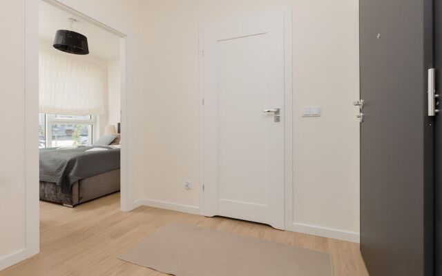 Lopianowa Apartment Warsaw by Renters