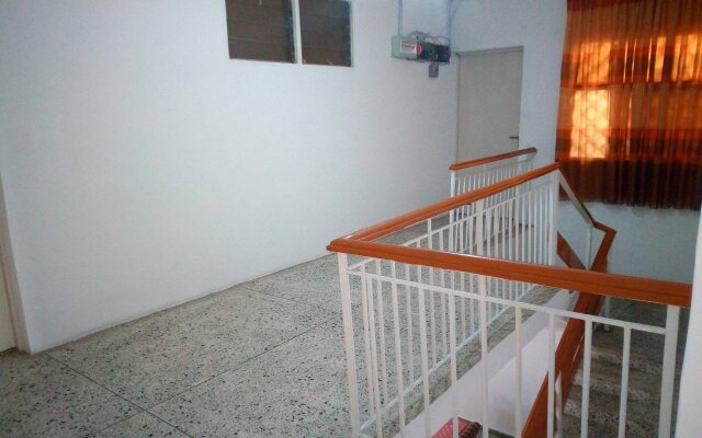 Red Clover Hotel