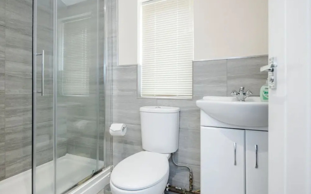 Bedford Hospital Studio Apartment - Victoria D