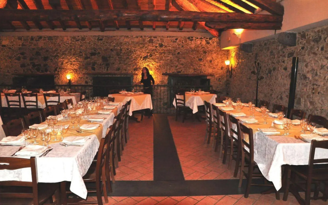 Antico Borgo Etneo Country Hotel