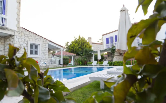 Panda Alaçati Otel