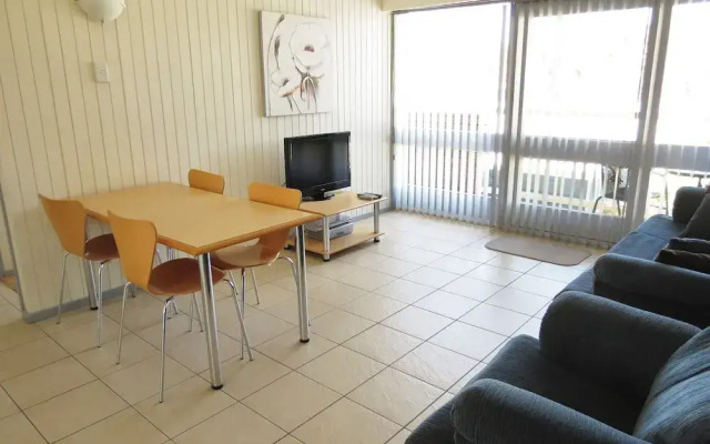 Chapman Court Holiday Units