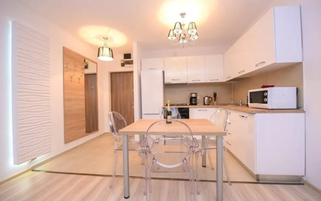 Privilege Apartment - Two Bedrooms - 5 Guests - Cismigiu Gardens