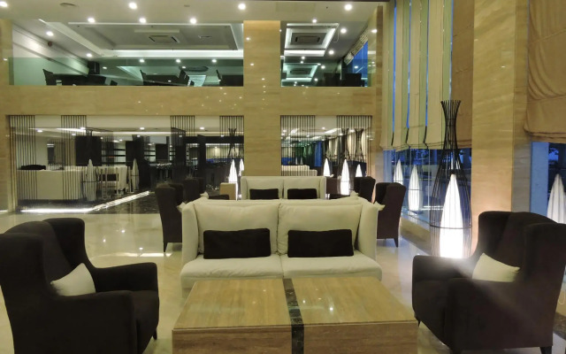 Royale Signature Hotel